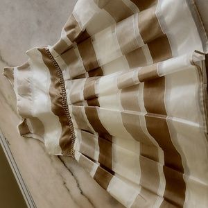 Younglands Size 6,Tan,gold,cream